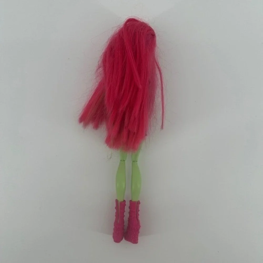 Monster High 2008 Mattel Venus McFlytrap Doll Pink Hair Green Outfit‎ Shoes